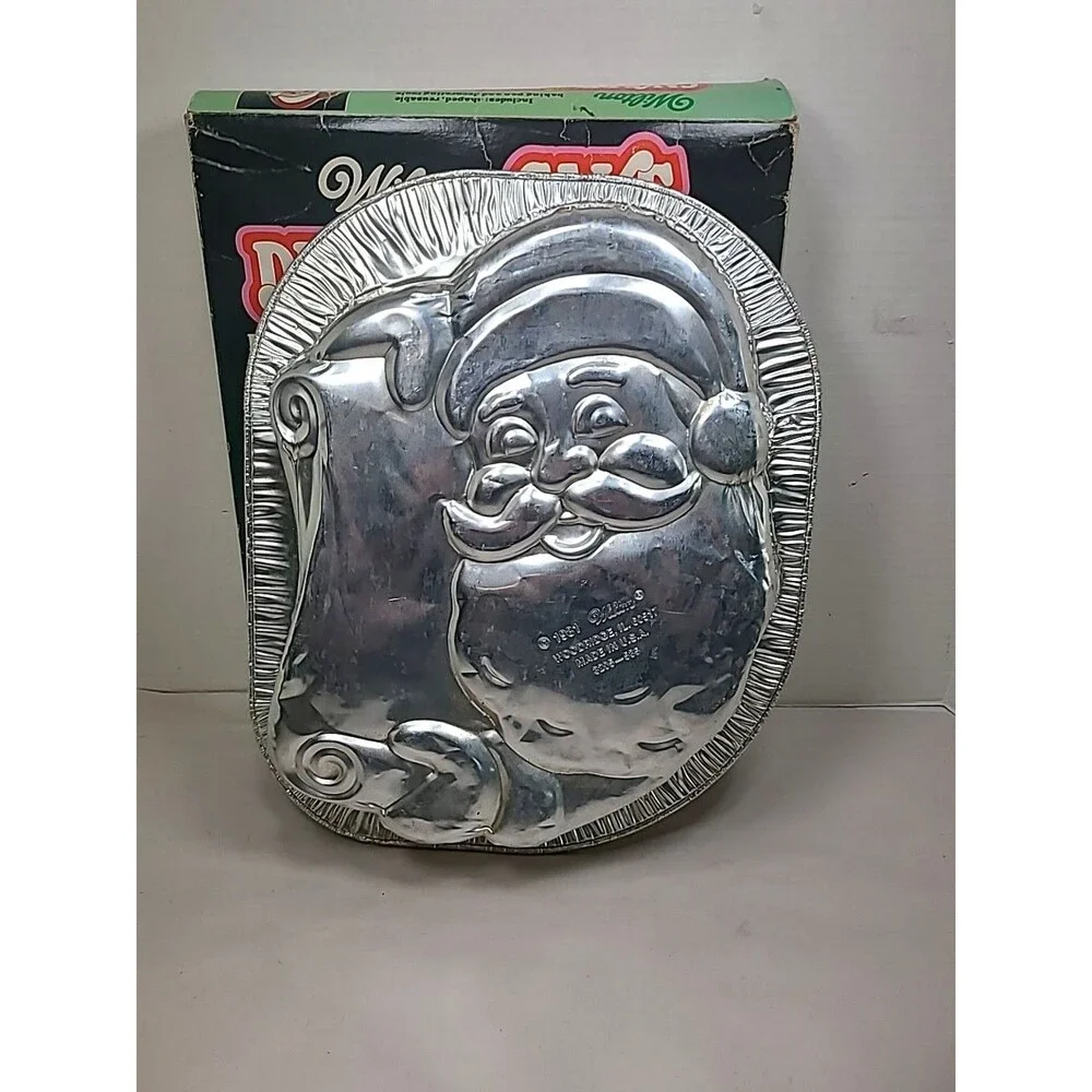 Wilton Cake Decorating Kit Tin Pan Santa Christmas Pan Only 1981